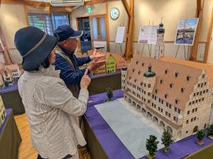 パネル展示 来場者